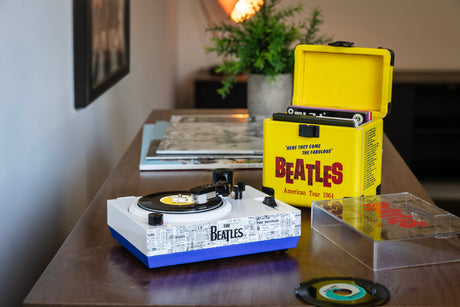 Crosley | Mini Turntable & 3"inch record carrying case - THE BEATLES (Merchandise)