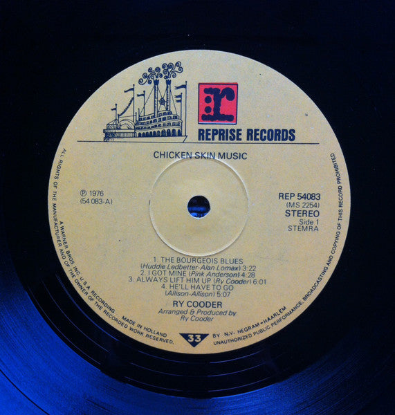 Ry Cooder - Chicken Skin Music (tweedehands LP) - Velvet Music